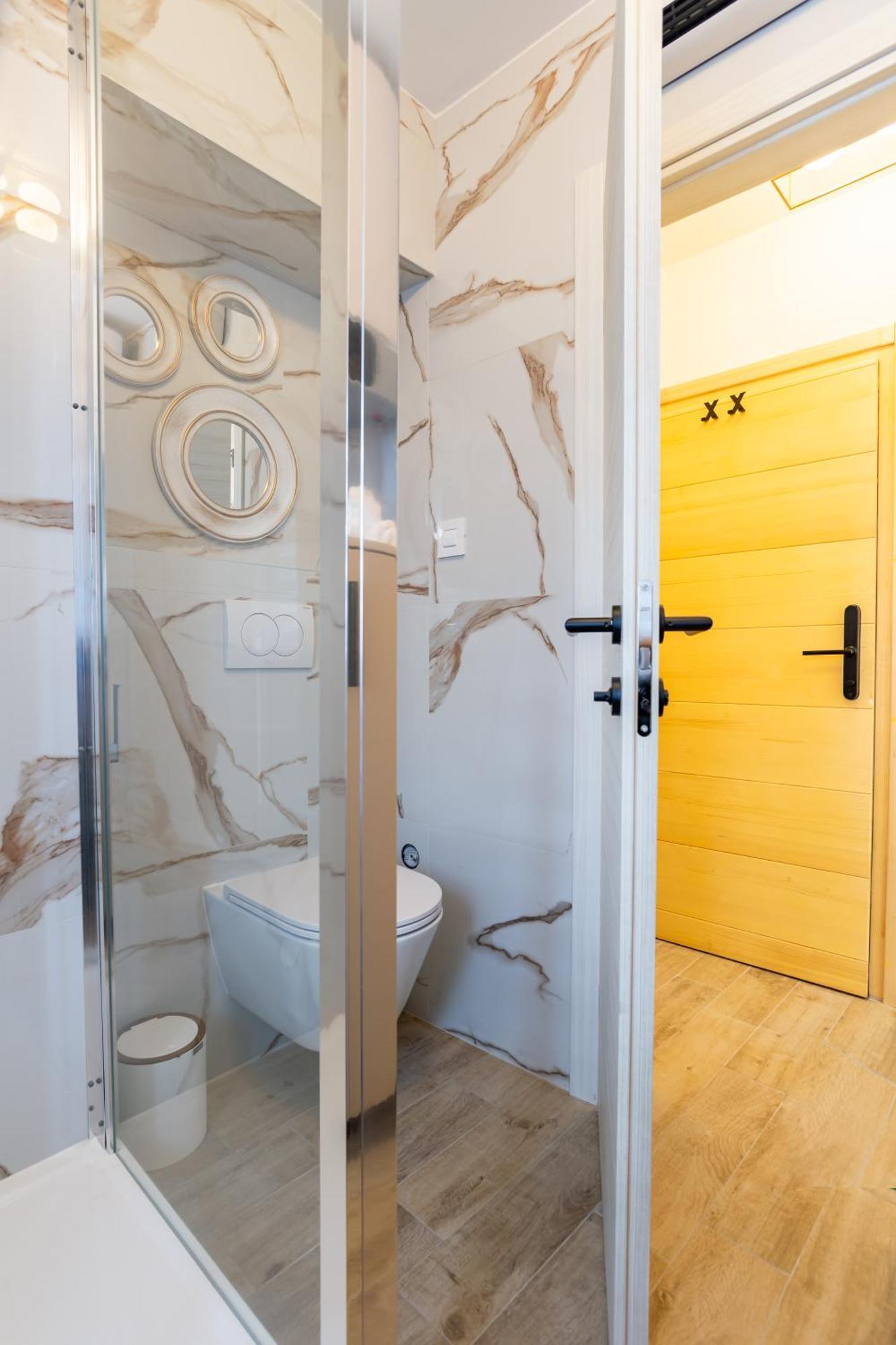 Luxury Lifestyle Rooms Split Exteriör bild
